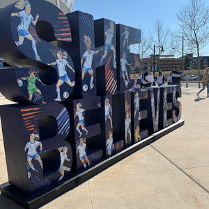 Meet your Posher, Julia